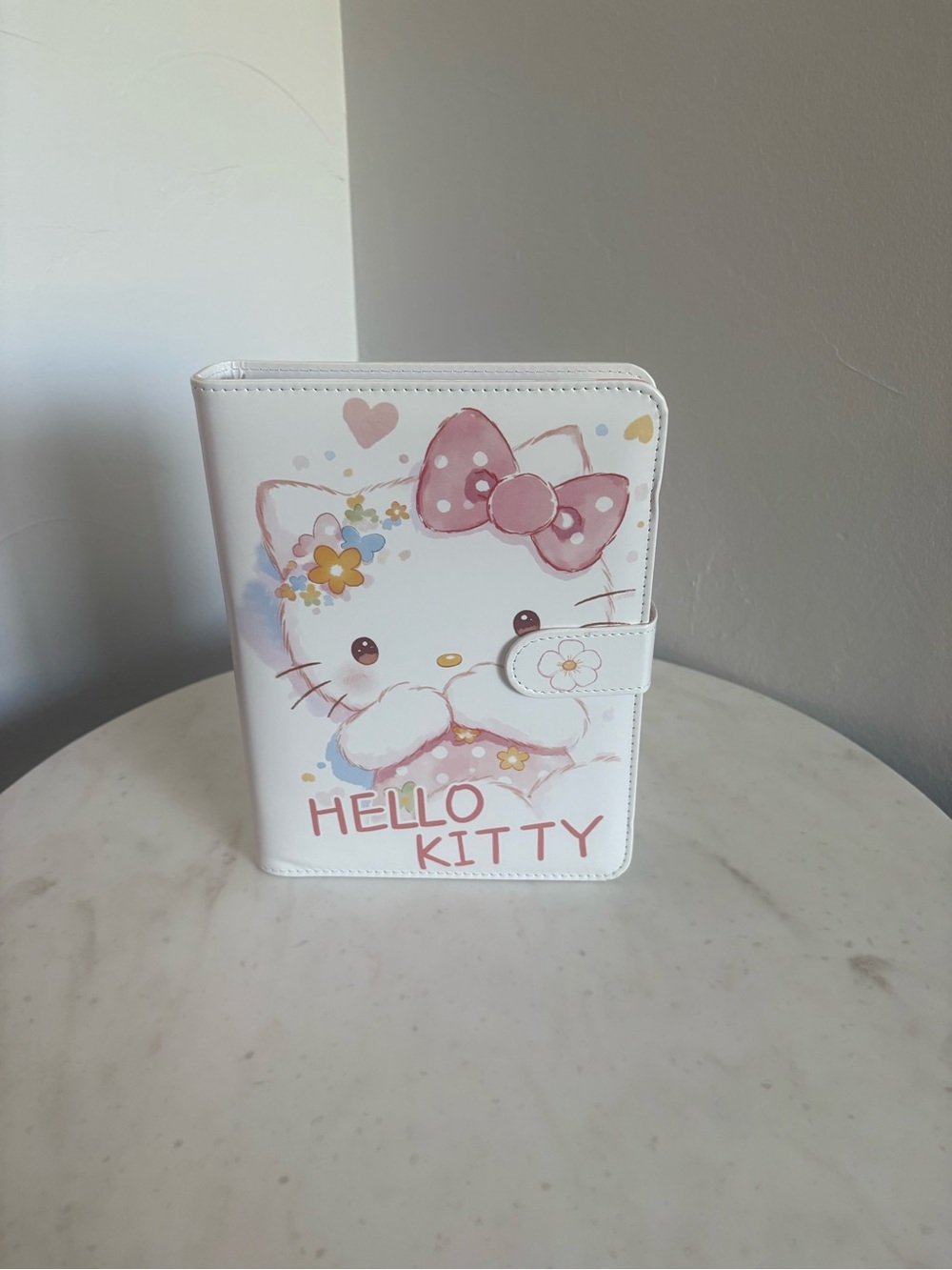 Hello Kitty White and Pink Binder